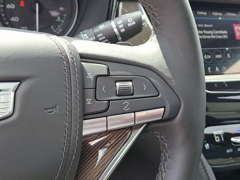 Certified 2025 Cadillac XT6 Premium Luxury w/ Platinum Package image 22