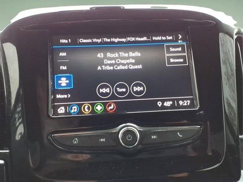 Used 2020 Chevrolet Traverse LT FWD image 19