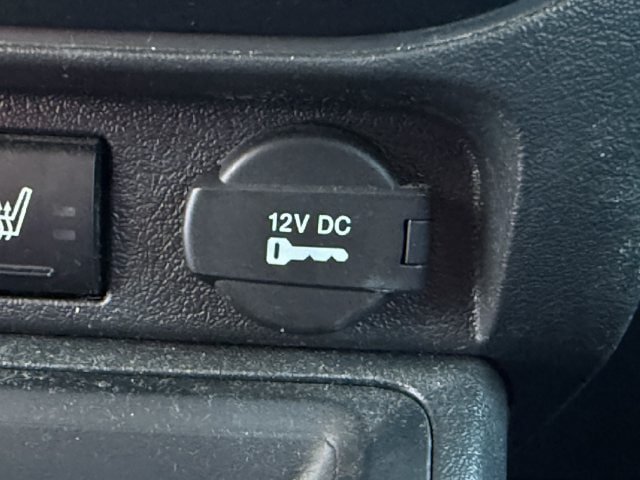 Used 2015 Jeep Patriot High Altitude FWD image 17