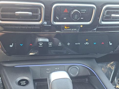 New 2026 Nissan Sentra SR w/ SR Premium Package FWD image 22
