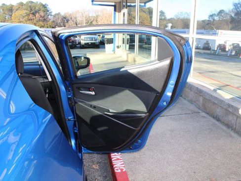 Used 2019 Toyota Yaris LE image 22