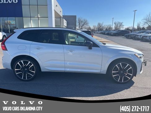 Certified 2023 Volvo XC60 B5 Ultimate w/ Protection Package Premier image 4