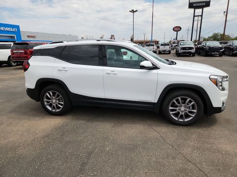 Used 2024 GMC Terrain SLT image 5