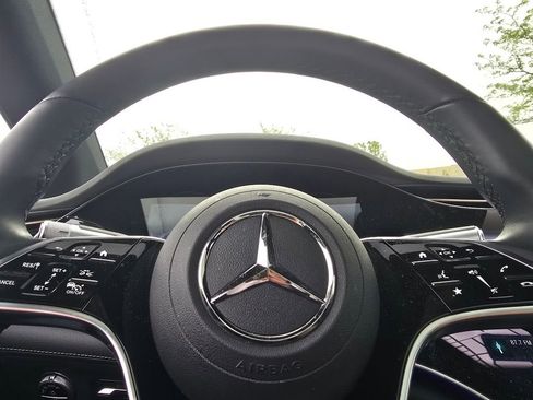 Certified 2022 Mercedes-Benz EQS 580 4MATIC Sedan image 30