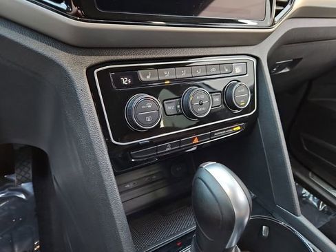 Used 2023 Volkswagen Atlas SE w/ Black Wheel Package image 23