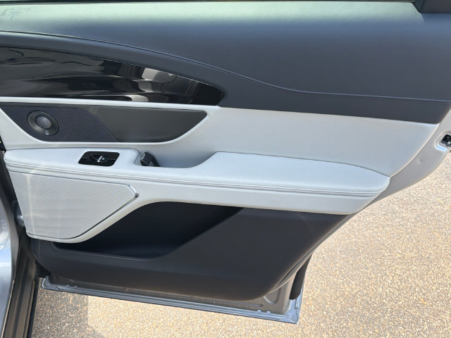 New 2026 Lincoln Nautilus Reserve AWD/4WD image 17