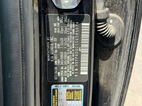 Used 2025 Kia Telluride S AWD/4WD image 28