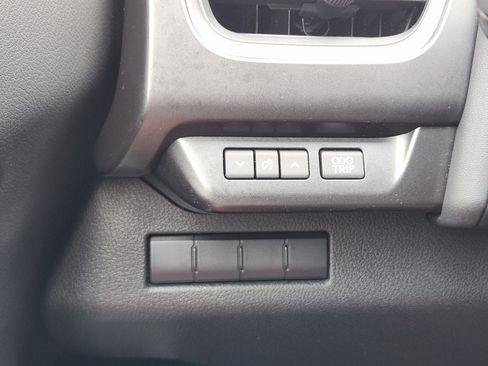 Used 2021 Lexus UX 200 w/ Premium Package image 30