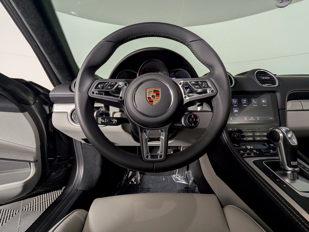 Certified 2025 Porsche 718 Cayman GTS RWD image 18