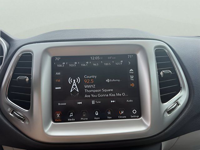 Used 2017 Jeep Compass Latitude w/ Popular Equipment Group AWD/4WD image 16