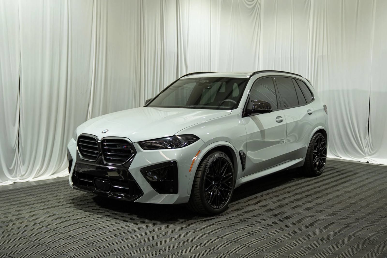 Used 2026 BMW X5 M Competition w/ Executive Package AWD/4WD image 1