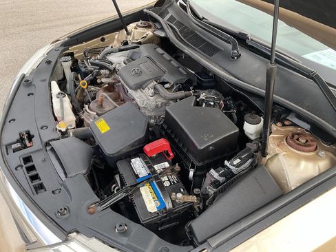 Used 2012 Toyota Camry LE image 43