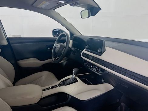 Certified 2024 Honda HR-V LX image 9