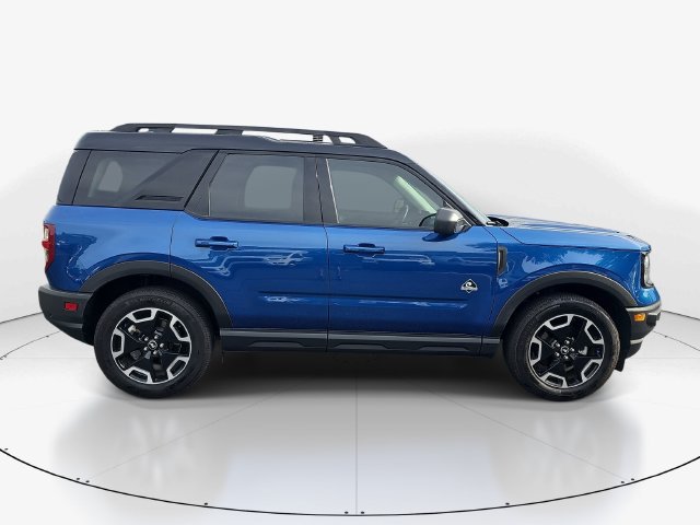 Used 2023 Ford Bronco Sport Outer Banks w/ Tech Package AWD/4WD image 2