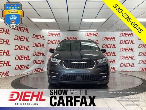 Used 2021 Chrysler Pacifica Touring w/ Cold Weather Group FWD image 2