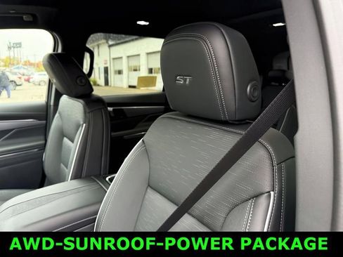 New 2026 Buick Enclave Sport Touring w/ Power Package image 10