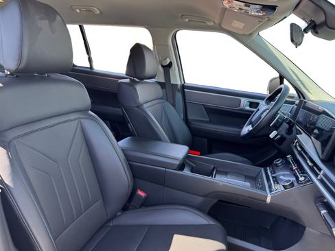Used 2024 Hyundai Santa Fe SEL FWD image 15