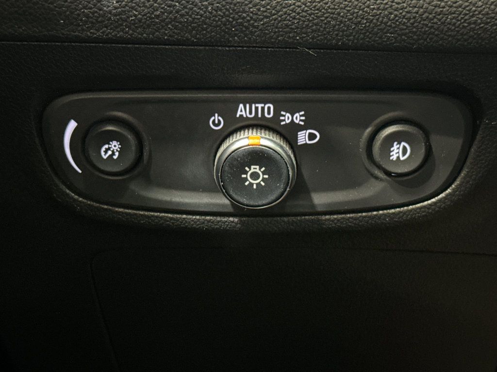 Used 2022 Buick Encore GX Select FWD image 32