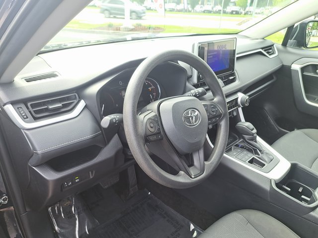 Used 2025 Toyota RAV4 XLE AWD/4WD image 13