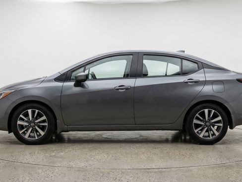 Used 2025 Nissan Versa SV image 5