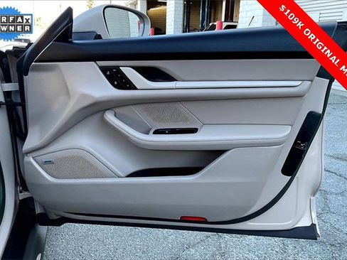 Used 2022 Porsche Taycan image 23
