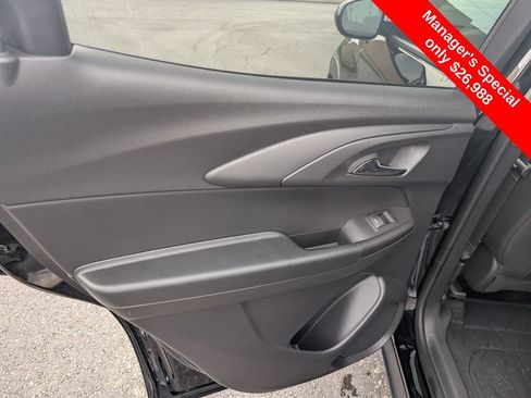 Used 2025 Chevrolet TrailBlazer RS w/ Convenience Package AWD/4WD image 11