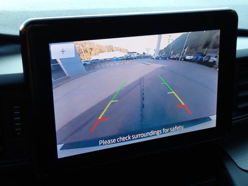 Used 2020 Ford Explorer XLT image 30