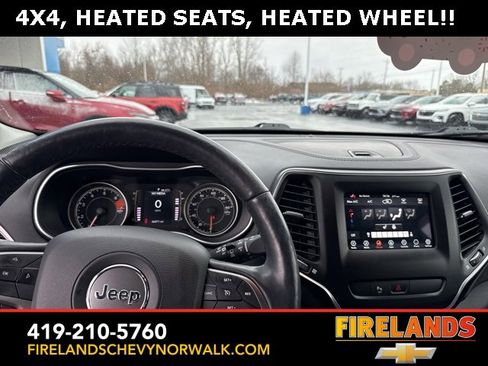 Used 2020 Jeep Cherokee Latitude Plus w/ Cold Weather Group image 5