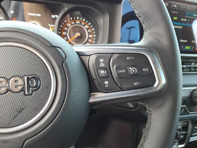 Used 2026 Jeep Wrangler Unlimited Sahara AWD/4WD image 19