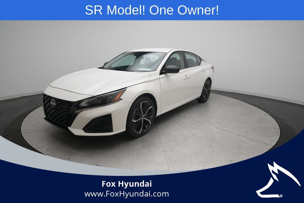 Used 2024 Nissan Altima 2.5 SR FWD image 1
