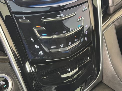 Used 2016 Cadillac Escalade Platinum AWD/4WD image 21