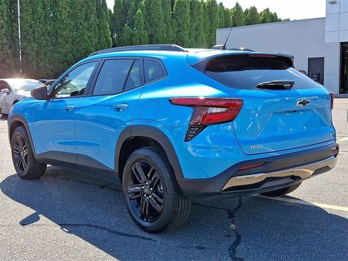 Used 2025 Chevrolet Trax ACTIV w/ Driver Confidence Package image 4