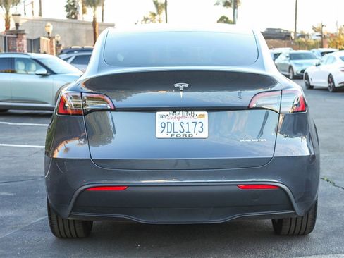 Used 2022 Tesla Model Y Long Range image 8