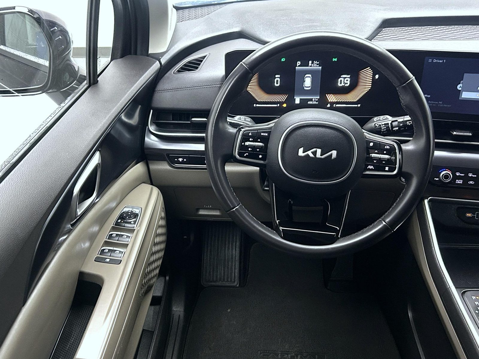 Used 2025 Kia Carnival FWD image 12