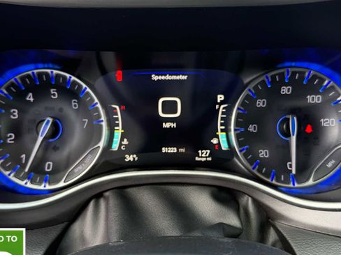 Certified 2024 Chrysler Pacifica Touring-L image 18