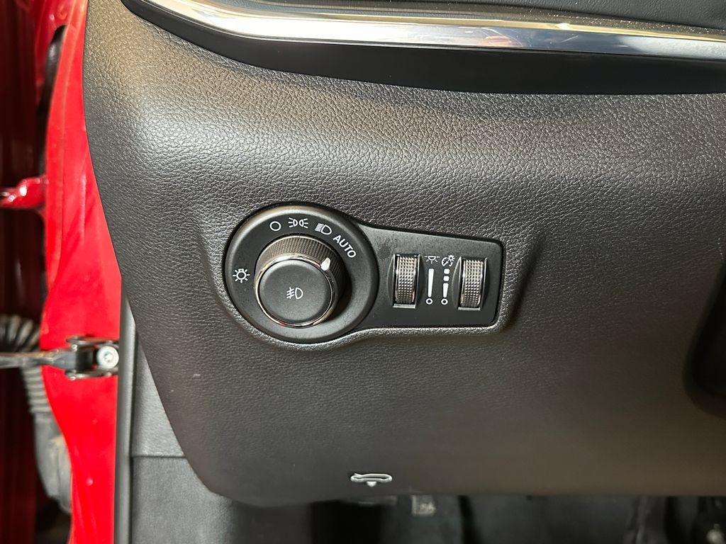Used 2023 Jeep Compass Limited AWD/4WD image 15