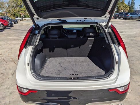 Certified 2025 Kia Niro Wind image 13