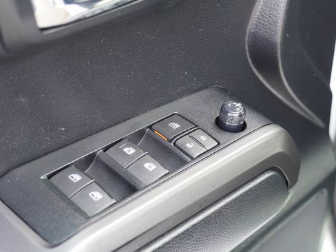 Used 2019 Toyota Tacoma TRD Off-Road image 16