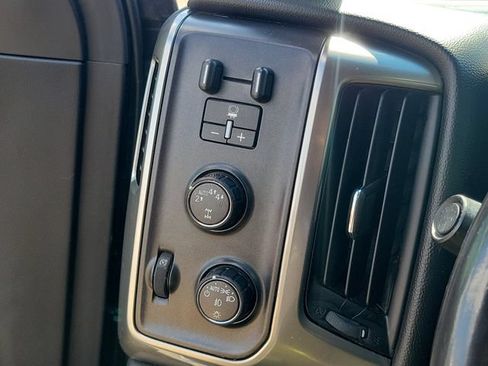 Used 2018 Chevrolet Silverado 1500 LT w/ All Star Edition AWD/4WD image 8