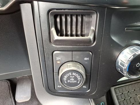 Used 2024 Ford F150 Lariat w/ Equipment Group 502A High AWD/4WD image 29
