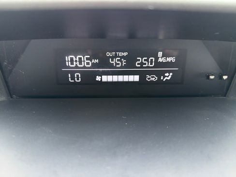 Certified 2023 Subaru Crosstrek 2.0i AWD/4WD image 35