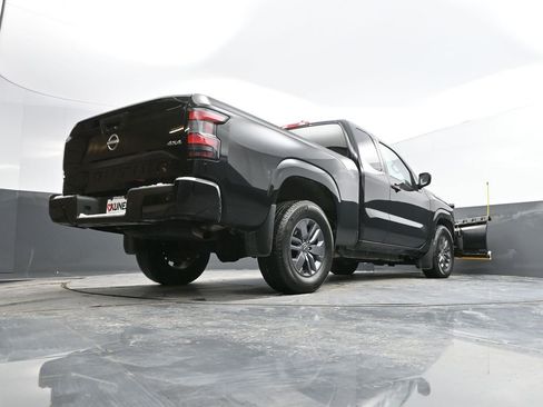 Used 2025 Nissan Frontier SV image 41