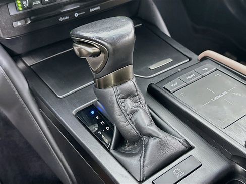 Used 2022 Lexus ES 350 w/ Premium Package FWD image 17