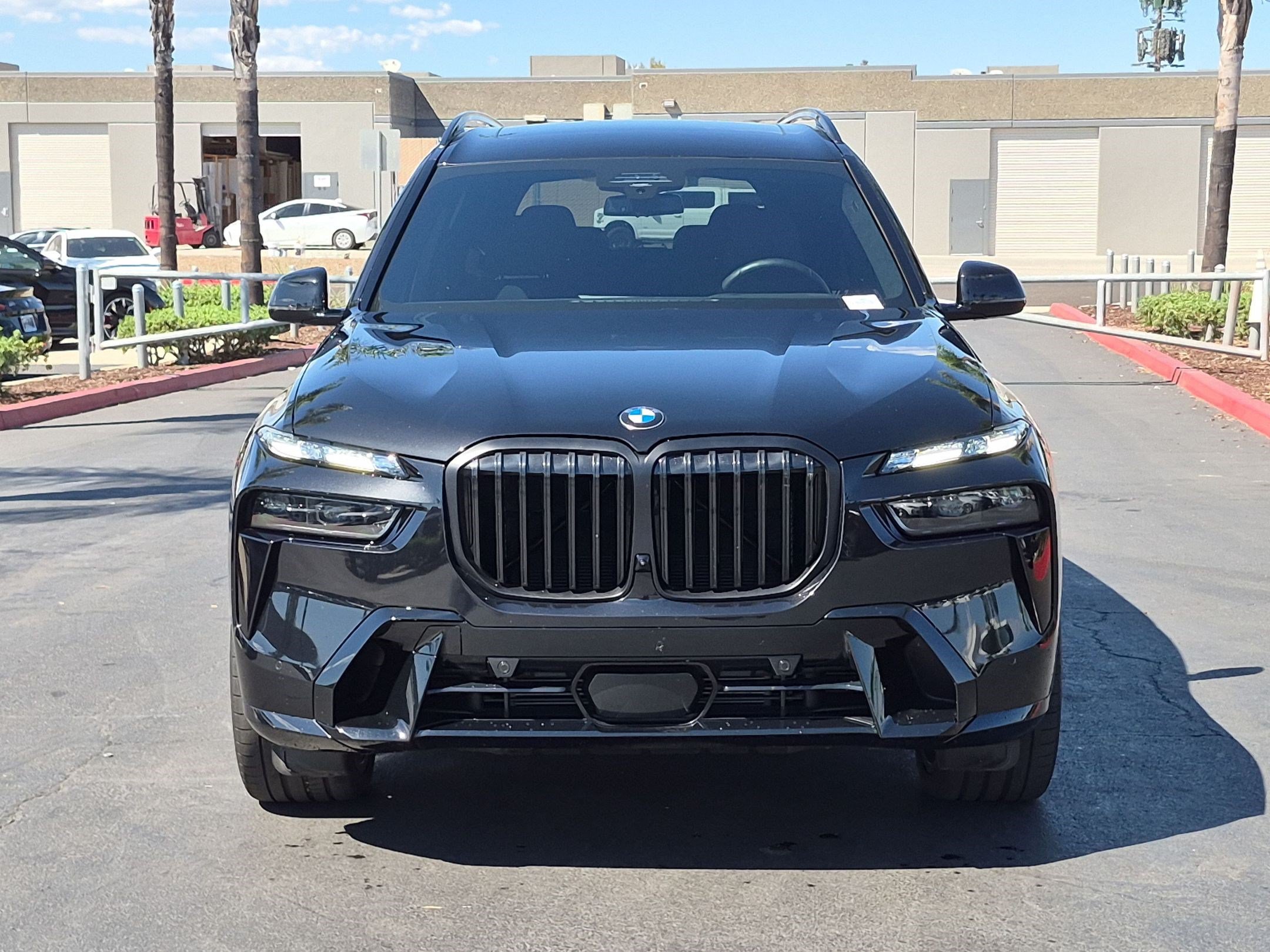 Used 2026 BMW X7 xDrive40i w/ Executive Package AWD/4WD image 3