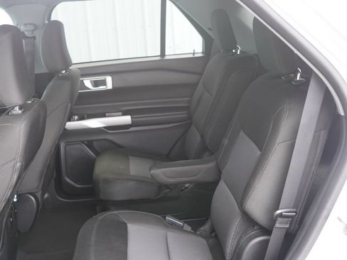 Used 2022 Ford Explorer XLT AWD/4WD image 28