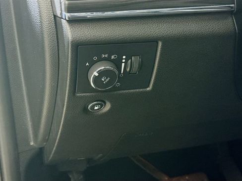 Used 2019 Jeep Grand Cherokee Limited image 10