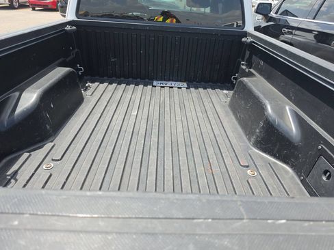 Used 2017 Toyota Tacoma SR RWD image 11
