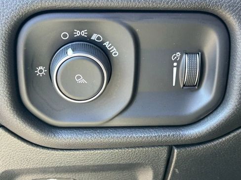 Used 2024 RAM 1500 Laramie image 32