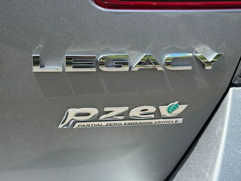 Used 2010 Subaru Legacy 2.5i Limited AWD/4WD image 6