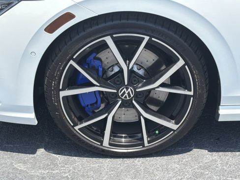 Used 2022 Volkswagen Golf R AWD/4WD image 33